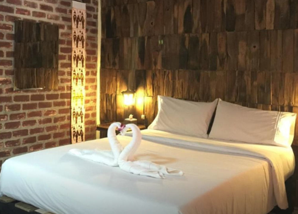 Baan Thai Homestay By Bgb Villas Ката-Біч Екстер'єр фото